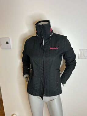 Bench Black, grey windbreaker with Pink Logo and silver Details❤️M